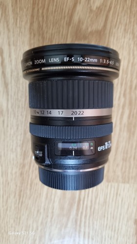 Objectif zoom grand-angle